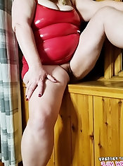 Mature BBW Milf Ass hairy pussy big tits on stairs