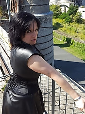 Felet in red nylon stayups