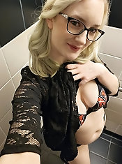 Mama_Foxx94 - Quickie after a Broadway show [VID ON PROFILE]
