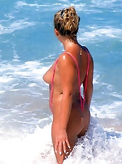 Fatty mademoiselle is having fun