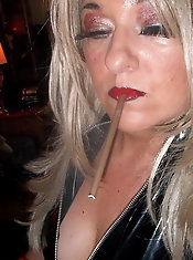 Classy-looking mature GF is having sex with her boyfriend